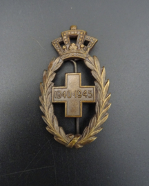 Belgian 1940-1945 Red Cross Badge