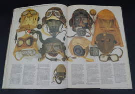 Militaria collectors guide Joe Lyndhurst 1983