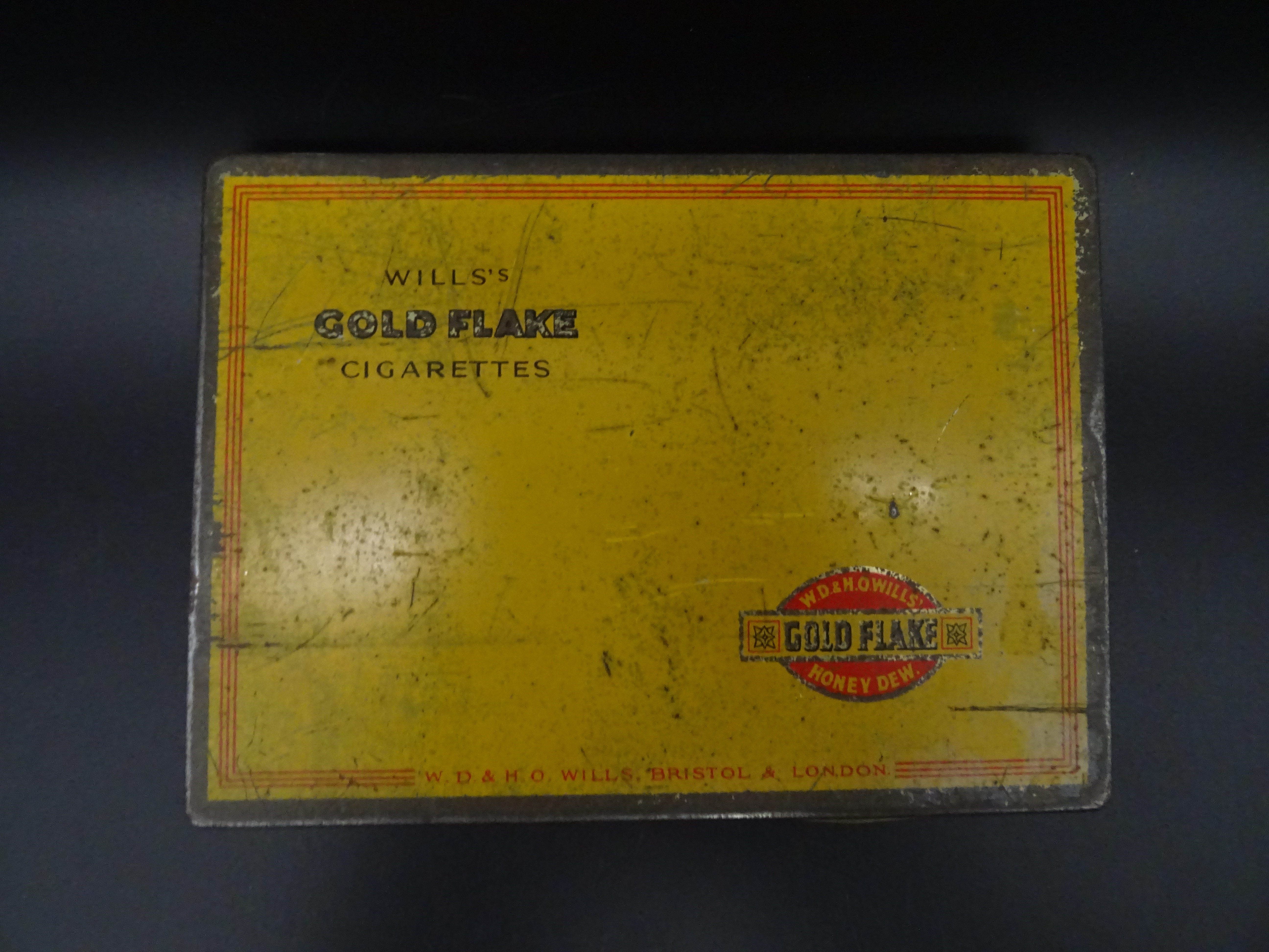 Wills's Gold Flake cigarettes tin