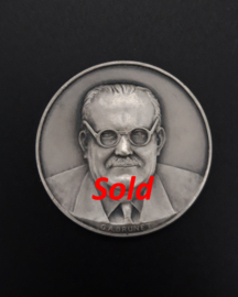 Silver medal Achille Van Acker, president Chamber of Representatives