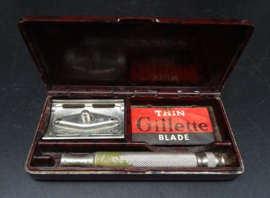 British Gillette razor in box WW2