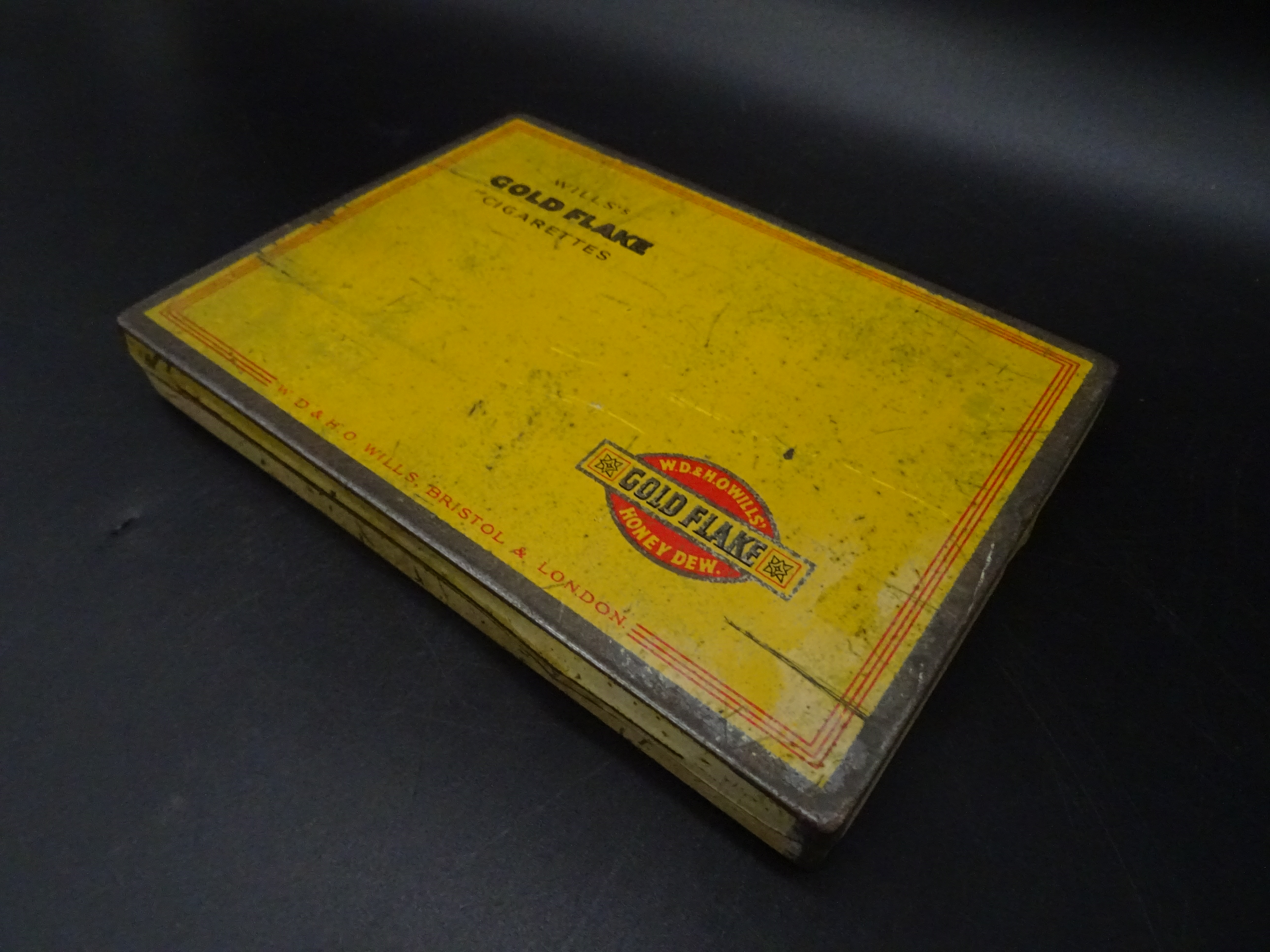 Wills's Gold Flake cigarettes tin