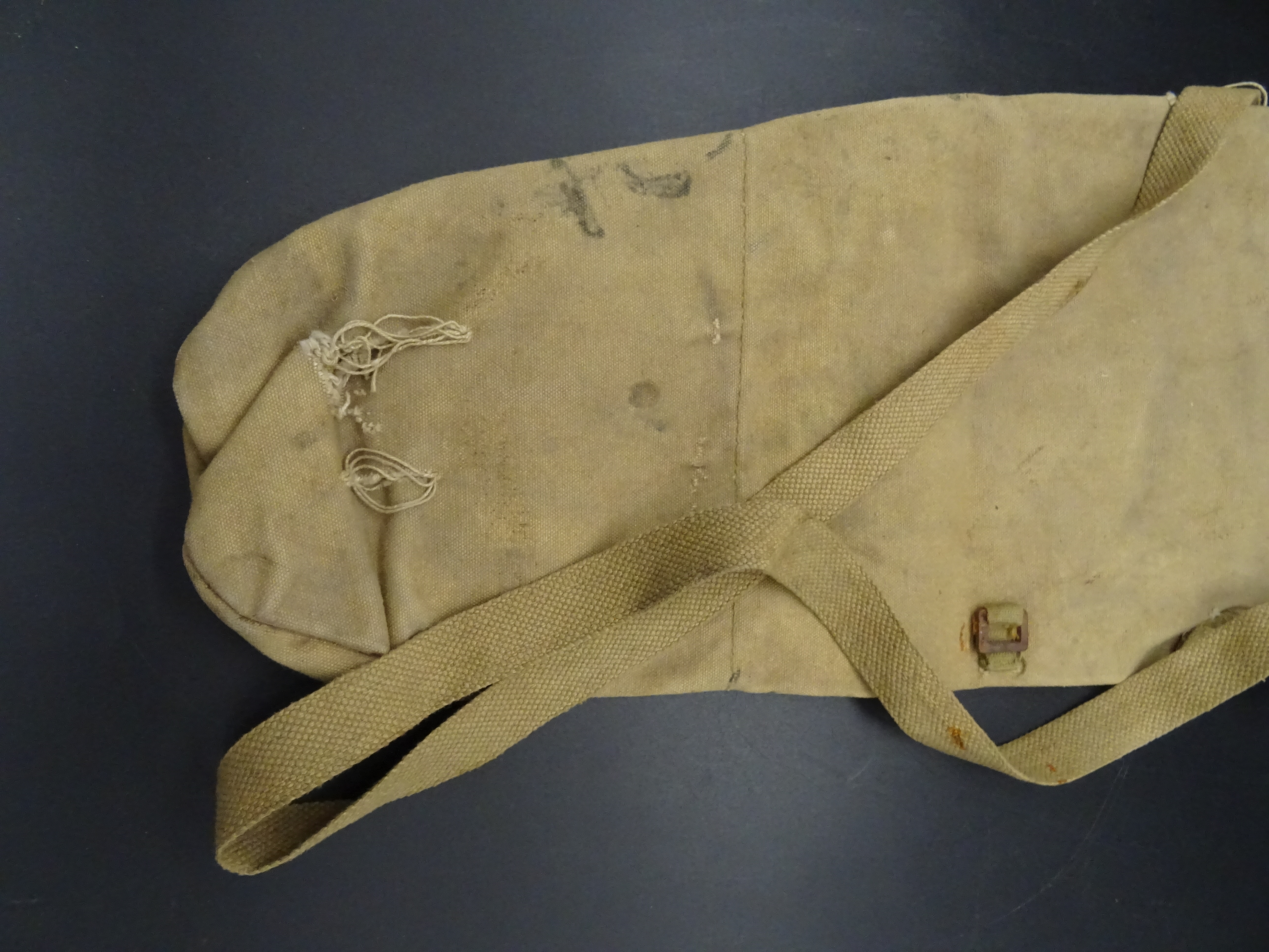 US Training gas mask bag ww2