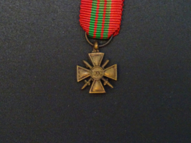 French Croix de Guerre 1939 miniature
