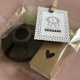 Cadeausetje met kaarsje (groen/roze) en kaartje naar keuze