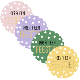 Sticker - Hoera een feestje - 4 kleuren (5st)