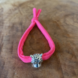 Armbandje met panter neon roze