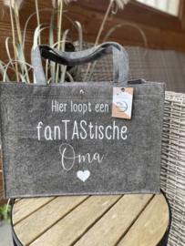 Vilten tas Hier loopt een fanTAStische oma