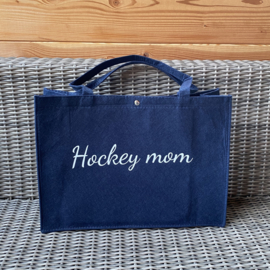 Vilten tas Hockey mom