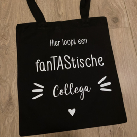 Tas - Hier loopt een fantastische collega