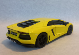 Lamborghini Aventador LP700-4 - geel - 1/24