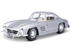 Mercedes Benz 300SL - zilver - 1/24