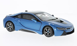 BMW i8 - metallic blauw - 1/24