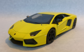 Lamborghini Aventador LP700-4 - geel - 1/24