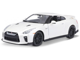 Nissan GT-R - metallic wit - 1/24