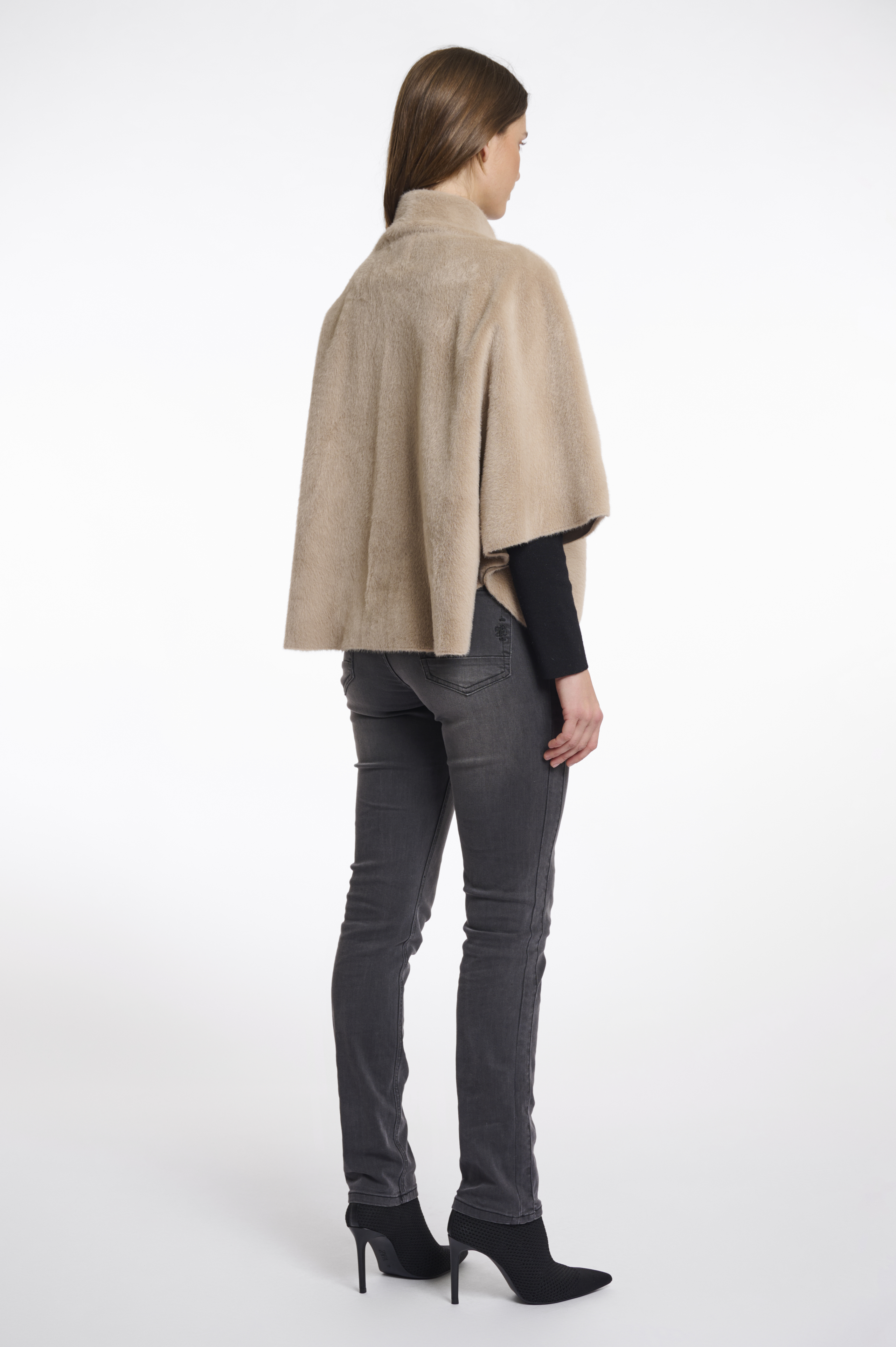 Cape Dewi Oat Rino & Pelle