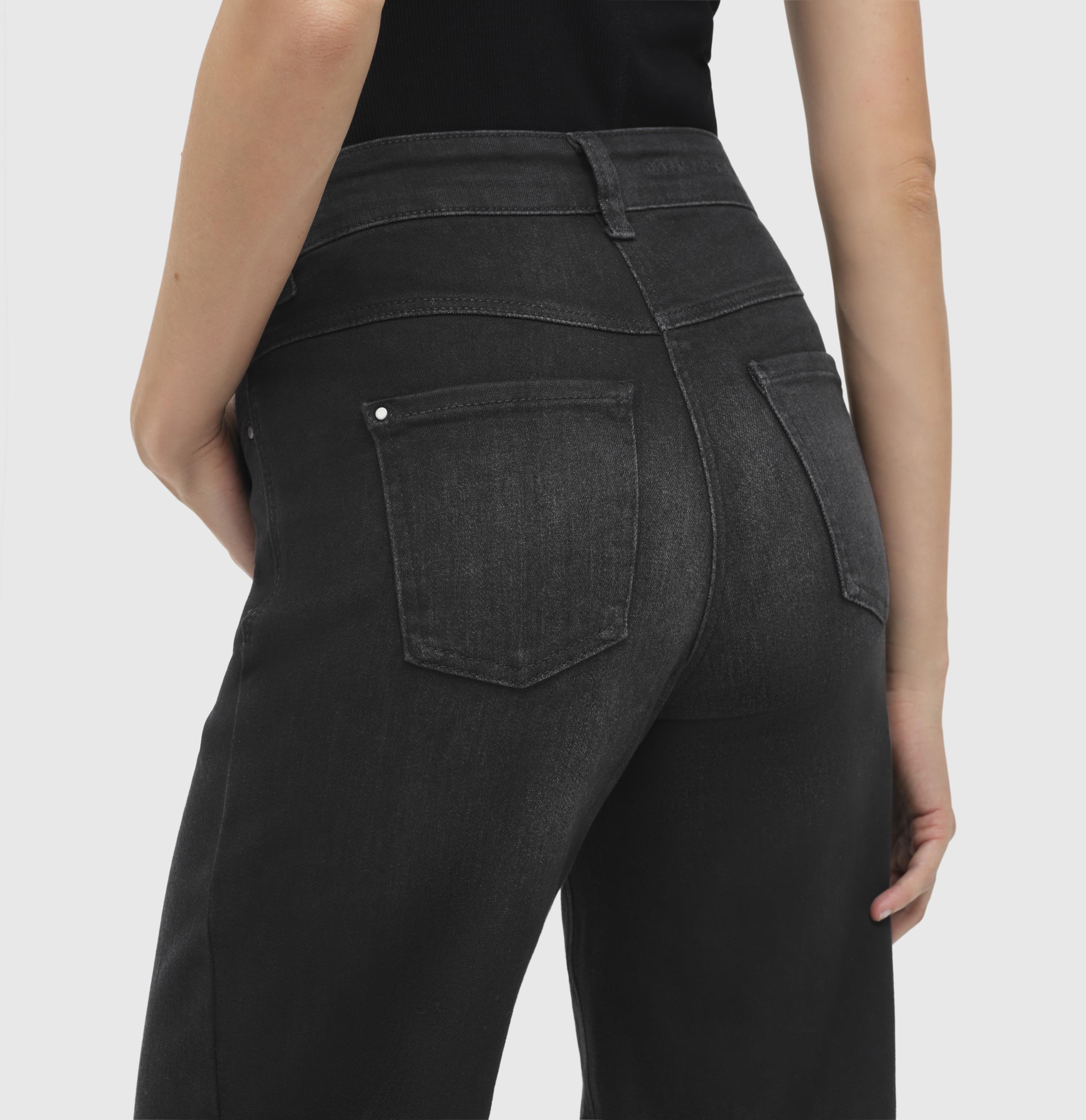 Dream Wide Authentic Black Used Wash D988 Mac