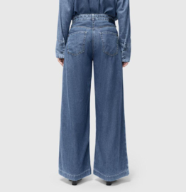 Wendy Mid Blue Heritage Wash D609 Mac