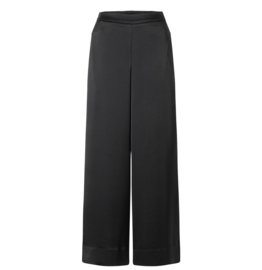 Coralie Black 090 Mac