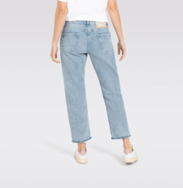 Straight Light Blue Denim D259 Mac