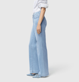 Wide Light Blue Denim D296 Mac