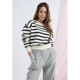 Sweater Estelia Black Stripe Minus