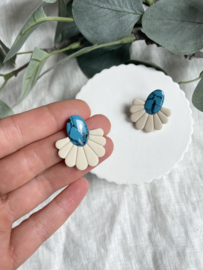 Statement stud • faux stone • turquoise en beige
