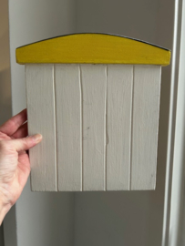 Decoratief bordje Strandhuisje geel (24x22x1,8)