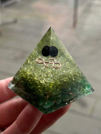 Piramide Onyx (bol), Peridoot, Aventurijn en Koper 5x5x5,5