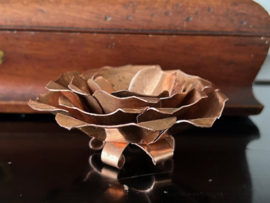 Roos van Koper (tafelmodel) 10x10cm