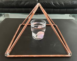 Piramide 27,5x27,5x18,5cm