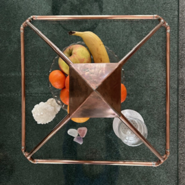 Piramide van Koper 48x48x32cm.