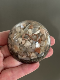 Orgonite Maansteen en Pyriet halve bol 6x3,5