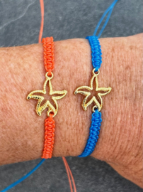 jut-armbandje (blauw of oranje) met zeester