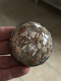 Orgonite Maansteen en Pyriet halve bol 6x3,5