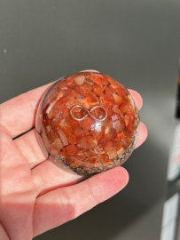 Orgonite Carneool en Pyriet halve bol 6x3,5