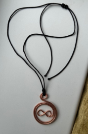 Ketting van Koper swirl met Infinty (4,8cm)