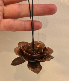 Kleine roos van Koper  3x6,5x3cm