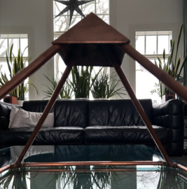 Piramide van Koper 48x48x32cm.