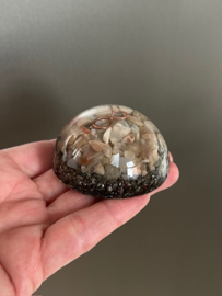 Orgonite Maansteen en Pyriet halve bol 6x3,5