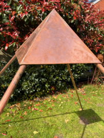 Piramide van koper (XL) H1,55xB2,33 (alleen af te halen)