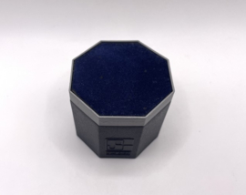 Klein octagonaal basement