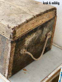 Stoere oude Franse houten timmermans kist