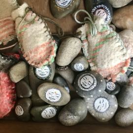 Waarom ik op stenen schilder