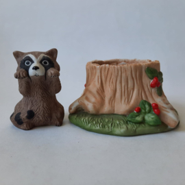 FP - Franklin Porcelain Woodland Surprise  Wasbeer / Raccoon