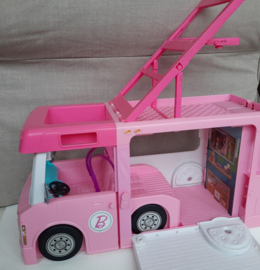Barbie droomcamper met accessoires