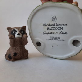 FP - Franklin Porcelain Woodland Surprise  Wasbeer / Raccoon