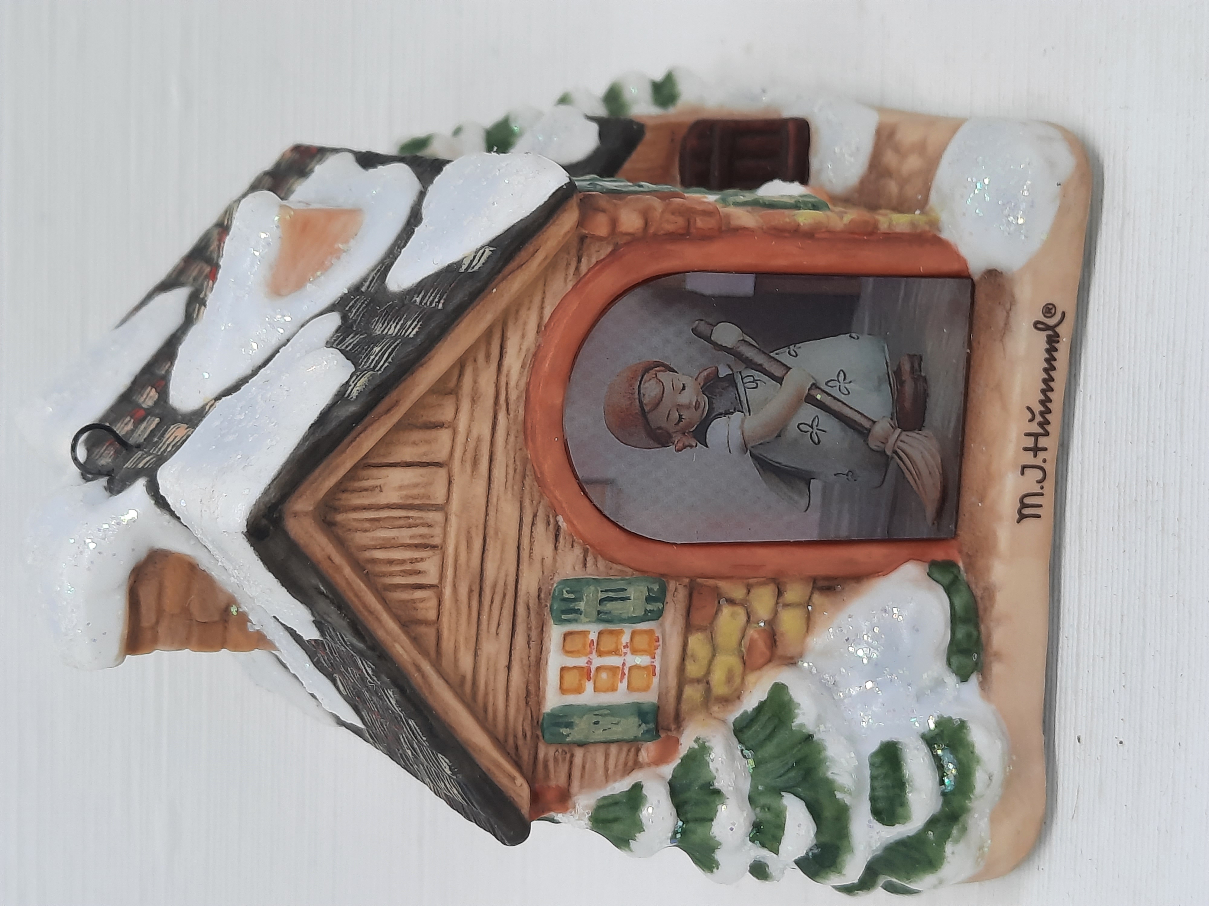 Hummel Kerst ornament Huisje "Company's Coming"