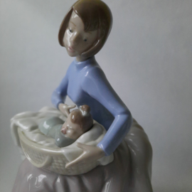 Lladro -  Mother's joy (#1381)