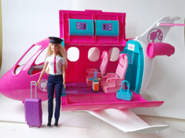 Barbie vliegtuig met piloot en enkele accessoires